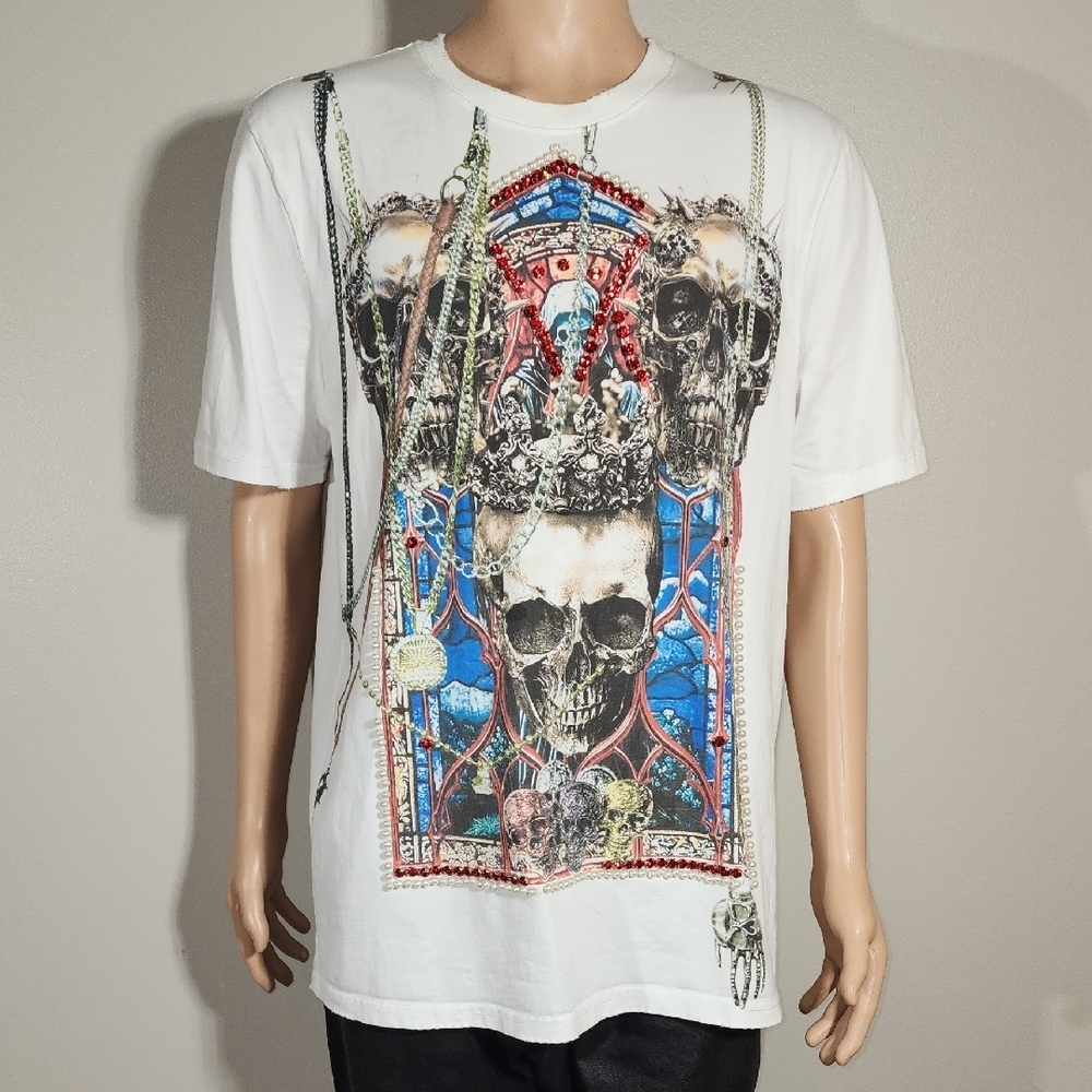 Men's White Graphic T-Shirt with Skull Design